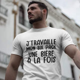 T-Shirt pour homme j'travaille mon six pack une bière à la fois humour