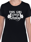 T-Shirt Vneck pour femme girl loves hockey